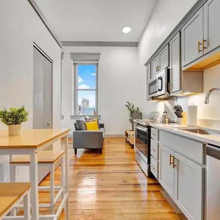 Spacious Studio W Free Parking Near Hospitals